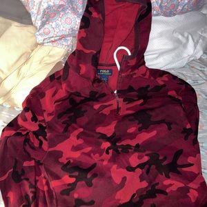 POLO RED CAMO SHELL WITH POCKETS XL GREAT CONDITION SMOKE FREE